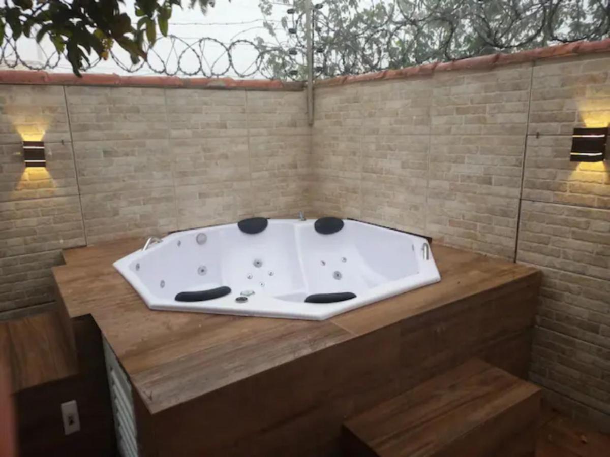 Casa Com Spa De Hidro, Aquecedor E Cromoterapia A 1,0 Km Do Centro Chapada dos Guimarães Eksteriør bilde